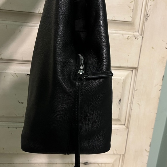 Vince Camuto Large Pebbled Leather Multi Compartment Black Tote Bag Size OS - Picture 10 of 13